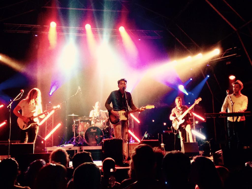 Amazing first show <a href="/rewindfestival/">Rewind Festival</a> South. Thanks to everyone who stuck around to watch us. @eightraymusic