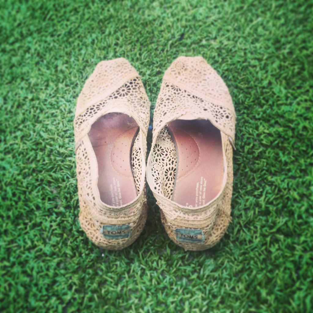 Retiring my fave <a href="/TOMS/">TOMS</a> that took me to 3 world wonders, thousands of miles, &amp; 3 @HabitatGV builds. We had a good run.