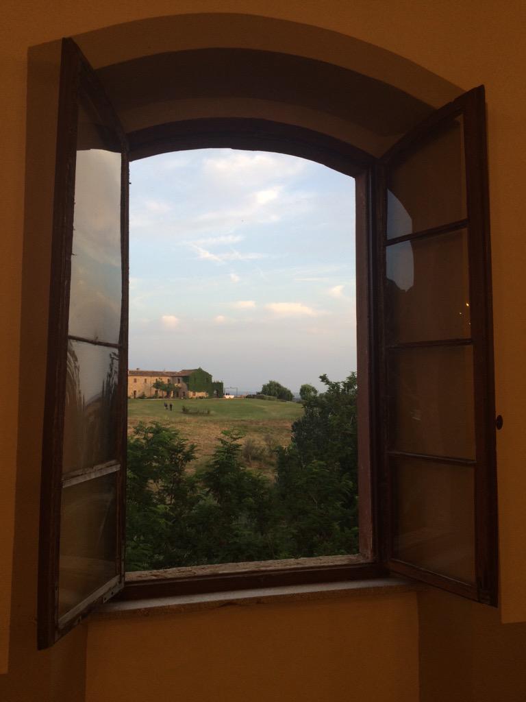 #august #summer2015 #Tuscany #tuscanytrip #supertuscans #winelover #window #view #wine #lupicaia #tassinaia #relax