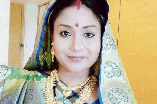 tvtalksindia's tweet photo. TV's newest Mom Moon Bannerjee: I am a liberal mom in real life

read more
http://t.co/YWs6d60qFm http://t.co/5ffpWjRAa9