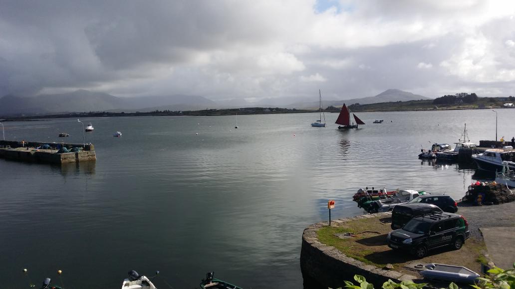 ODowdsSeafood's tweet photo. #Roundstone harbour this morning #rtesea #connemara #wildatlanticway #galway #ireland http://t.co/c78o0pv1Dn