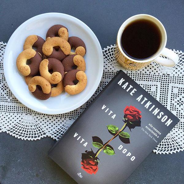 illibraio's tweet photo. Ecco un bel #LibroperlEstate!
(attendiamo le vostre foto: https://t.co/9QL4NXqwQq) http://t.co/jC1vfSFW8Y http://t.co/kctrF6oQvf