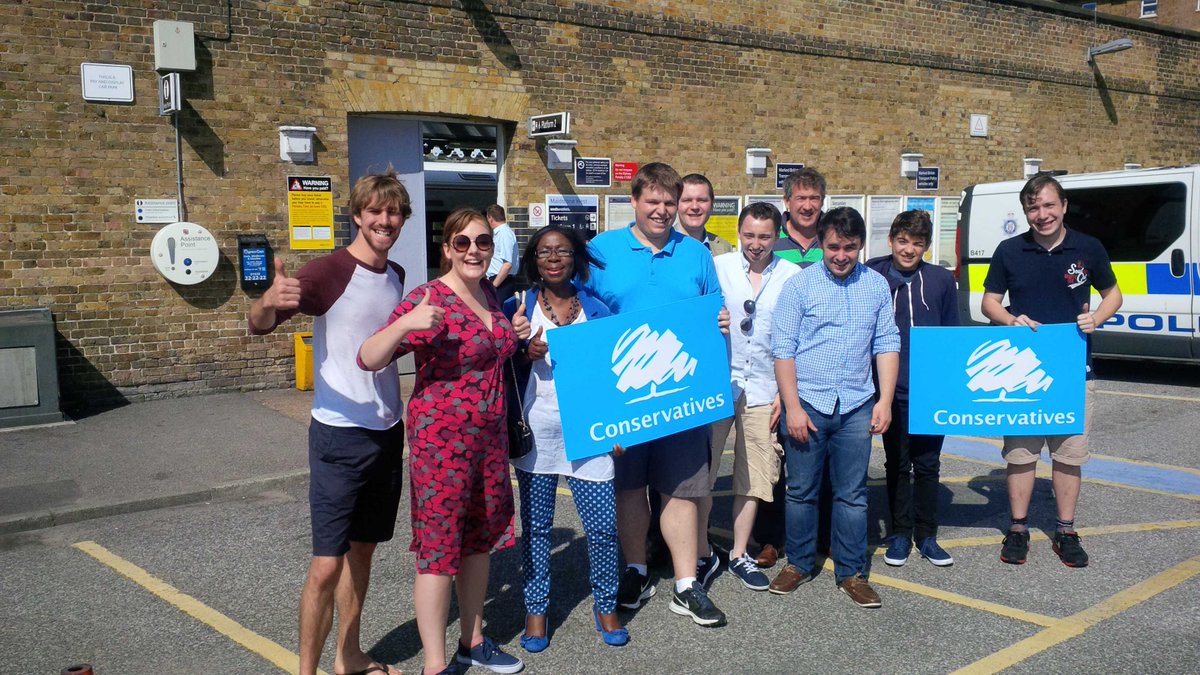 Andrew__Kennedy's tweet photo. #consfuture join the battle to help elect #matt4fant - 42 activists now deployed. 8 more en route. #conservatives http://t.co/NAsFgjTAFP