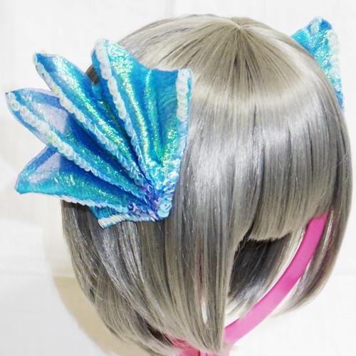 Juvenile ジュブナイル ヒレ耳 泡沫 人魚の恋は泡沫に その涙は海に消えた 海の底の闇は悲しい物語を映し続ける 人魚姫の悲しい物語を見届けた海のような青色のヒレ耳です ハロウィン仮装 コスプレにも如何でしょう ヒレ耳 竜宮