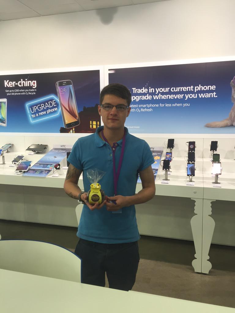 DanMawson_'s tweet image. Customer brought these for @Davidhewitto2 #O2CrystalPeaks @daleclarko2 @lindajonesO2