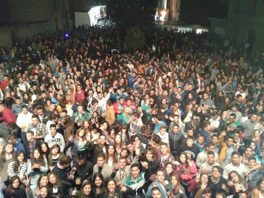 Turcia_Orbigo's tweet photo. Hoy será nuestra noche grande! Orquesta Acordes + Macro Disco Móvil Amnexia! #Turcia2015 http://t.co/bd5qVJ2EKB