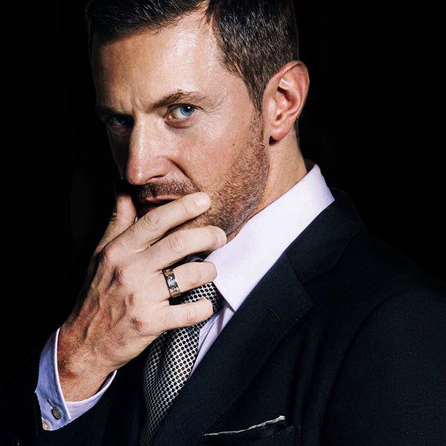 Happy birthday to the one and only Richard Armitage who\s 44 today     