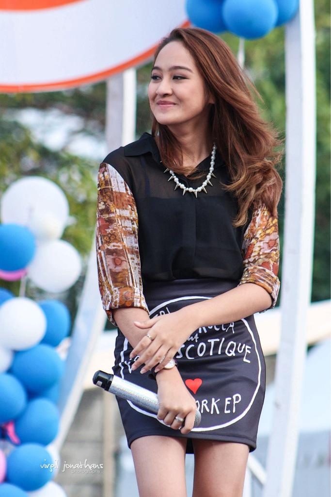 virgiljonathans's tweet photo. pict. @salshaabilaa at INBOX SCTV - @elovii_id http://t.co/Q4r8h4cpGO
