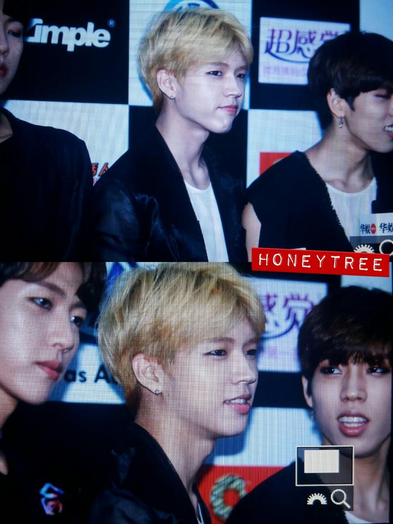 wh_honeytree's tweet photo. 150822 팝업파티 기자회견 우현🐝 ㅎㅏ 나 진짜 얼빠 자부심 넘친다 진짜로... http://t.co/miN7kHi0NF