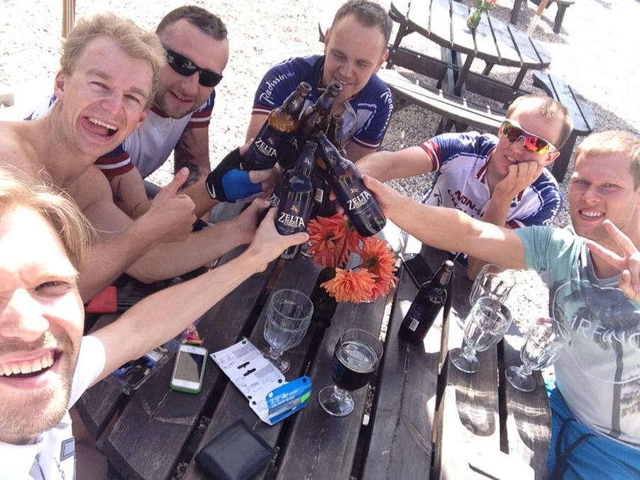 RBCyclingTeam's tweet photo. Best pitstop ever! #balticway #valmiermuiza #zeltazirgs http://t.co/Etv6VN6FSf