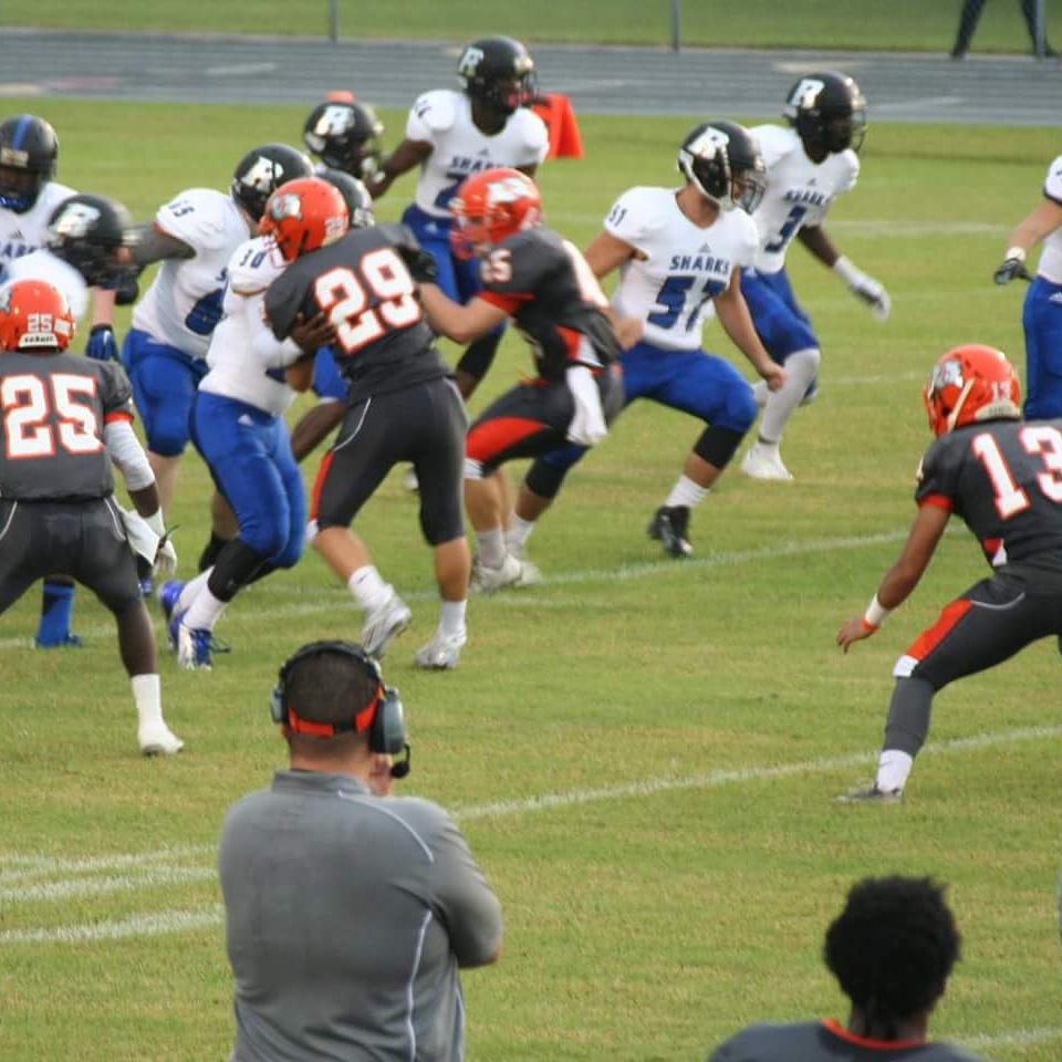Pickrell_Tyler's tweet photo. Football season begins💯😈🏈 http://t.co/6pKiXfeNLC