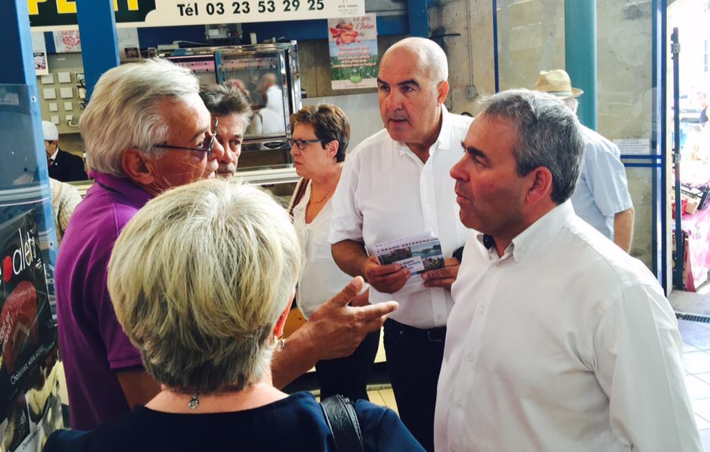 xavierbertrand's tweet photo. Entendu sur le marché : "dites-leur d'être beaucoup plus durs avec les terroristes" #NPDCP #AuTravail http://t.co/apqU8TBCM3