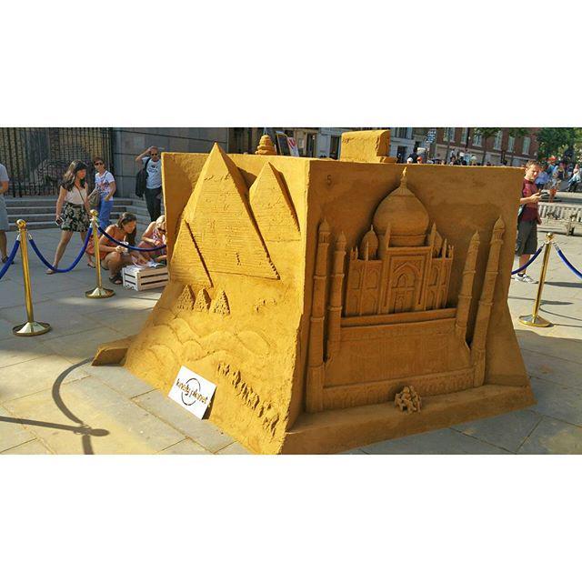 DILOCOM's tweet photo. Another kind of #art! @lonelyplanetuk #sandyplanet http://t.co/P7Y1qeed4s http://t.co/t3R77y2GcQ