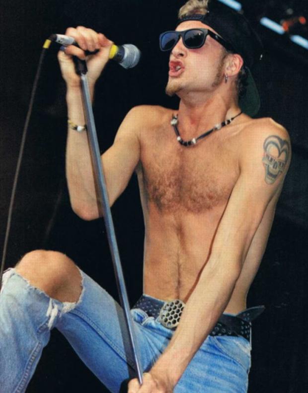 Happy birthday to Layne Staley, rest in paradise. 