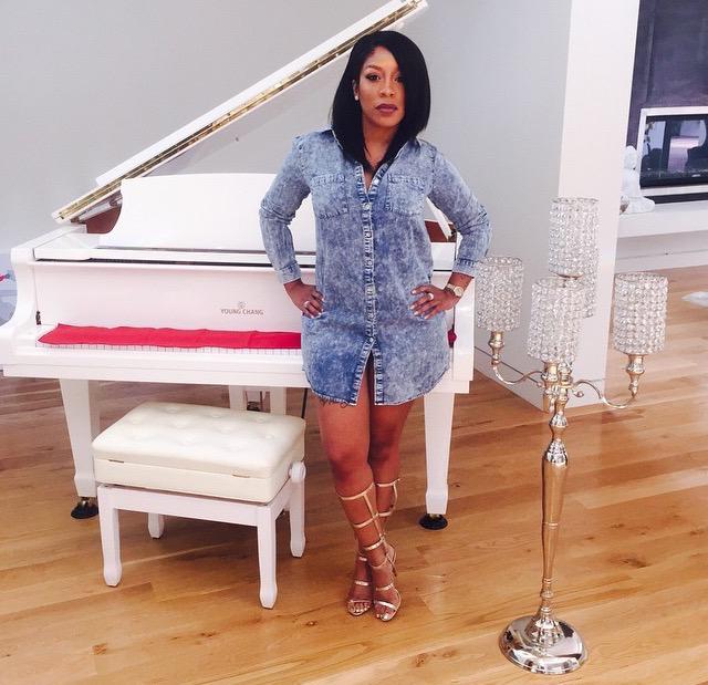 __Domenique's tweet photo. K. fine ass ! 😩 I just love her 😘 @kmichelle http://t.co/2877MxQpoF