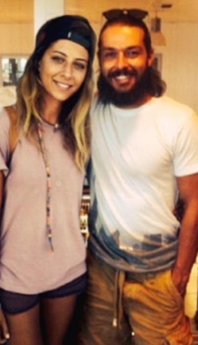 Gelipgitmek's tweet photo. #HilBeg #KardesSelfiesi
Gelene kadar bizde boyle✋🙌💗
@ALLSTARhilmicem @ecebegumyucetan http://t.co/u2KoynxmXH