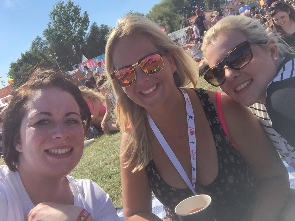 alicebowes86's tweet photo. #selfV @bowesy05 @cindersluce #vfest http://t.co/vaHT1r54w9
