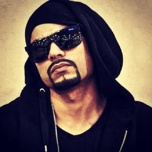 BohemiaRaja6's tweet photo. Naala Mera nal bollywood Ladha jiwe bollywood nu ma rock Kara yeah Desi hip hop Bohemia Gangxter Akash http://t.co/CxwqKv1EQQ