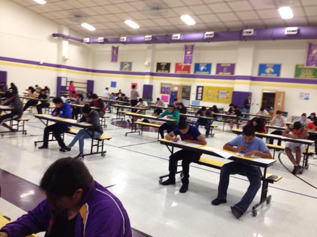 castleappletree's tweet photo. This is what #committed looks like. @IDEAcpALAMOstem juniors take #collegeprep seriously! #100%everyday #evenweekends http://t.co/XVIAK30FaD