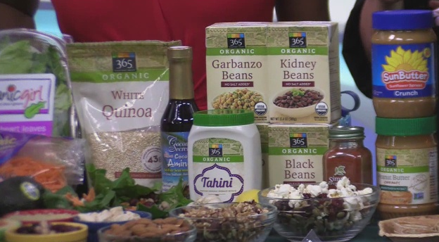 BACK TO SCHOOL- Whole Foods team joins us to help set up healthy lunches this school year. bit.ly/1Nsrvws?utm_so… http://t.co/4HJaaTLIzz