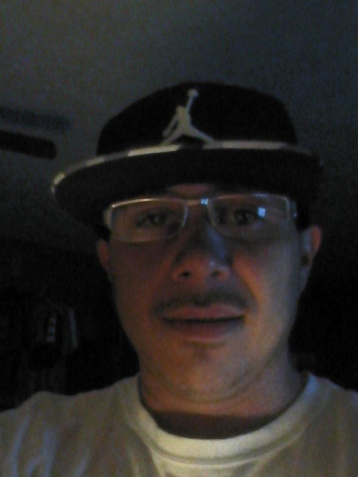HLong_24's tweet photo. Jus posted  bored http://t.co/zeahCWHool