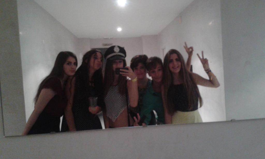 BeaChavero15's tweet photo. Mas noches asi http://t.co/QjoHIn8o3s