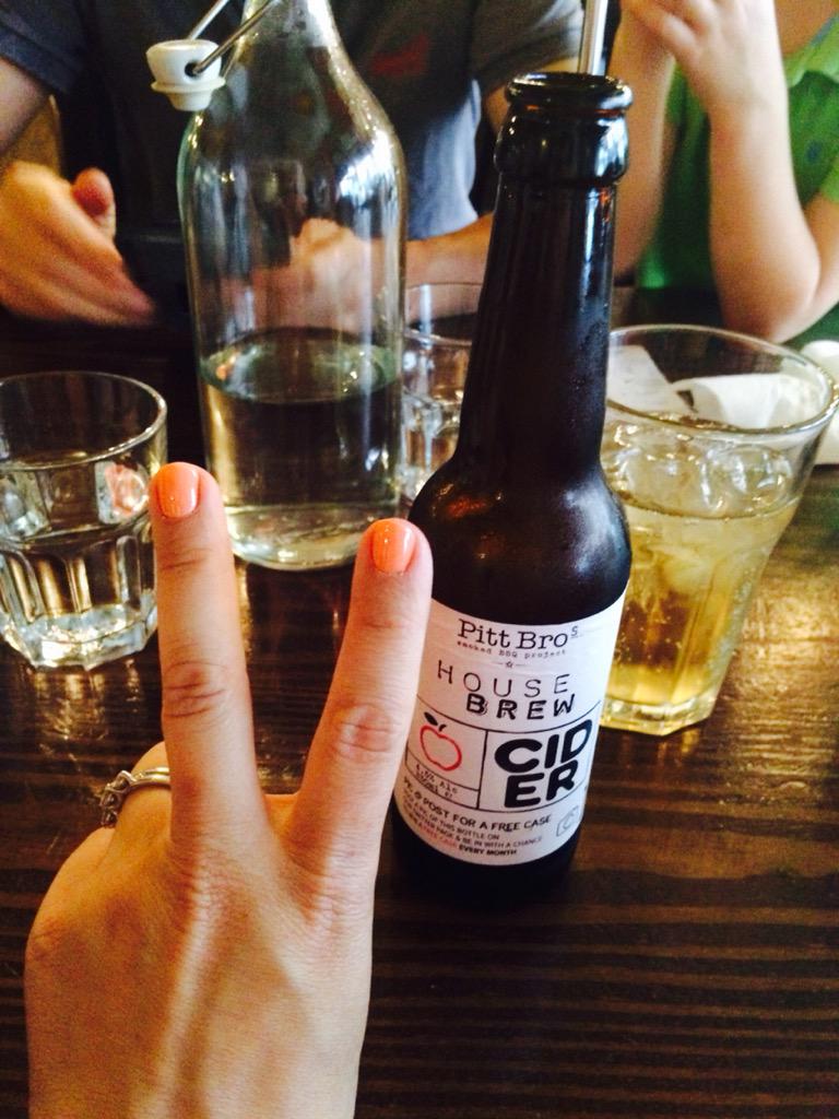 bosenberries's tweet photo. @PittBrosBBQ perfect accompaniment 🐖 http://t.co/bLjdHbROo8