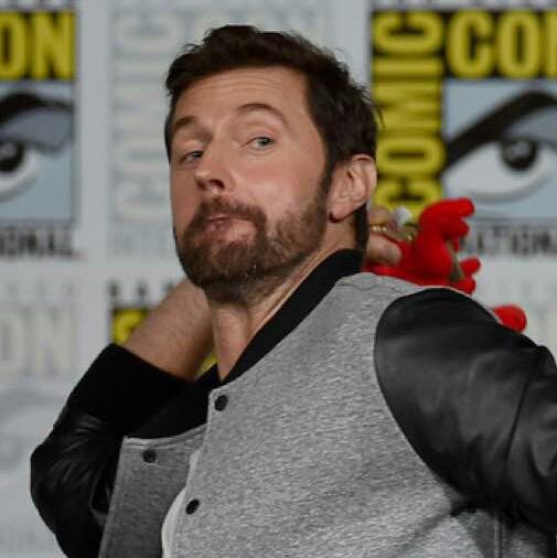 HAPPY HAPPY HAPPY BIRTHDAY TO THE GREATEST RICHARD ARMITAGE 