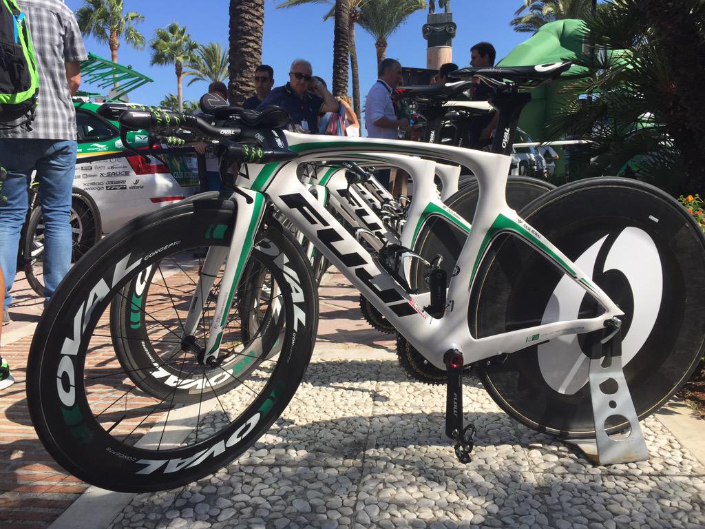 FujiBikes's tweet image. The #NorcomStraight bikes of team @CajaRural_RGA ready to rock at 2015 @lavuelta TTT