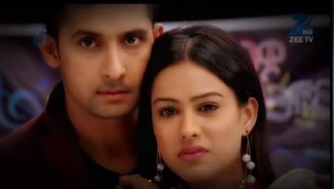 Karishmakumari's tweet photo. @Theniasharma @_ravidubey #SidNi #CutnesOverloded Tight Hug ππππ @sagar_meenakshi @ZeeTV #JamaiRaja http://t.co/cl5elwINur