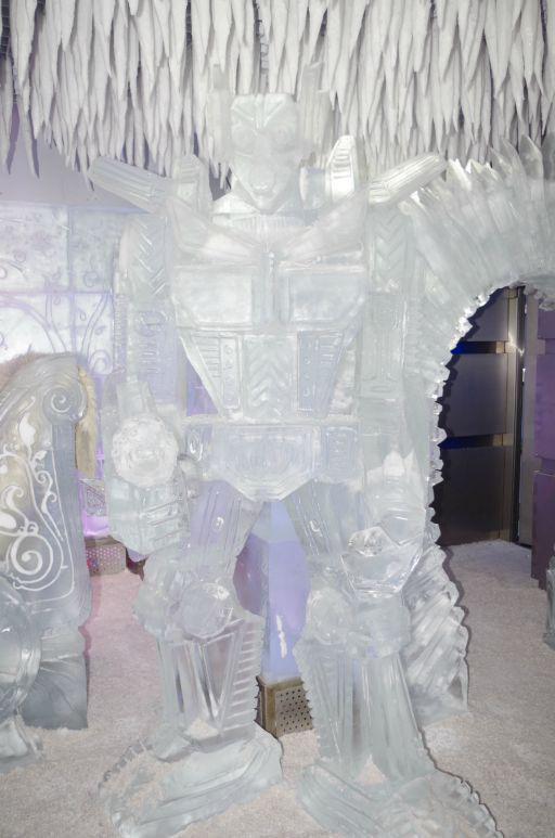 IceLoungeDubai's tweet photo. Meet really cooooollllllllll characters in the Chillout Ice #Minus6Below #IceLounge #Dubai #Families #ThingsToDo http://t.co/CvRXNjAhKg