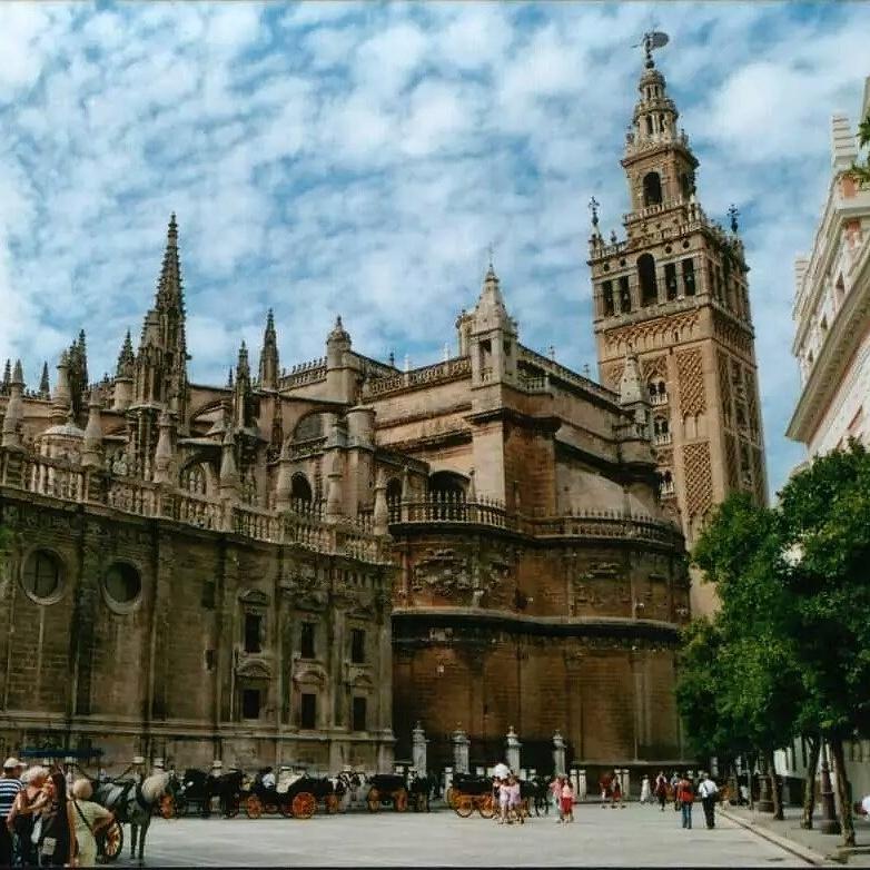 AgenciaHispania's tweet image. @SpainInJapan Learn Spanish in Sevilla,  Spain #flamencolessons #lowcost #studyabroad