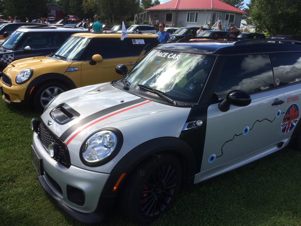 kaylachong's tweet photo. Made it to Pit Stop 1 at High Spring Trading Post! #MINIInvasion2015 @MINICanada @yeitchong http://t.co/jXUzS8ZzDL