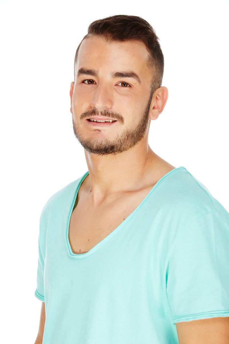 Star24_TV's tweet photo. Combien de #RT pour Jonathan de #SecretStory #SS9 ?
(photo #EndemolProductions) http://t.co/cqKuH56jYv