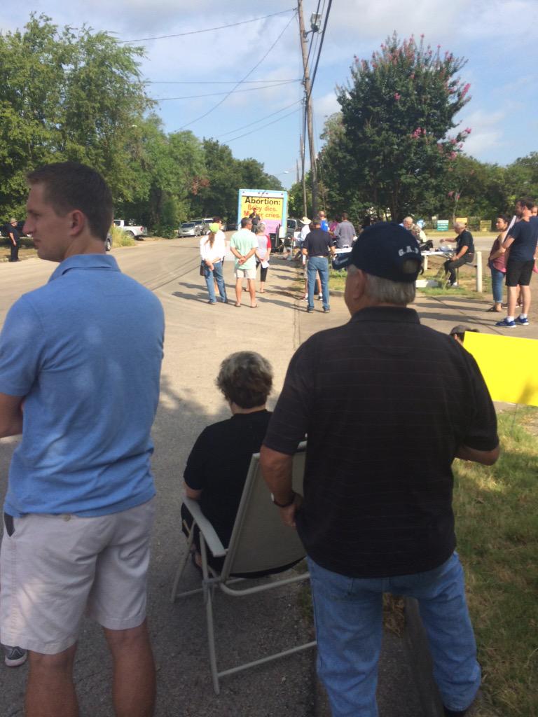 RealSmallLife's tweet photo. #ProtestPP #Waco http://t.co/t8u4O99Mdv