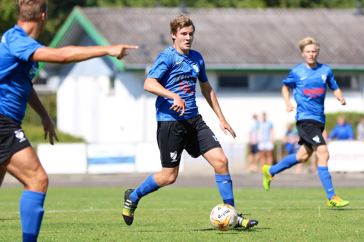 alleroedfk's tweet photo. Se #billeder fra AFK's flotte 3-0 sejr over #FredensborgBI her :) http://t.co/p2oo9prCW4 #breddebold #Danmarksserie http://t.co/1RNELpKBj5