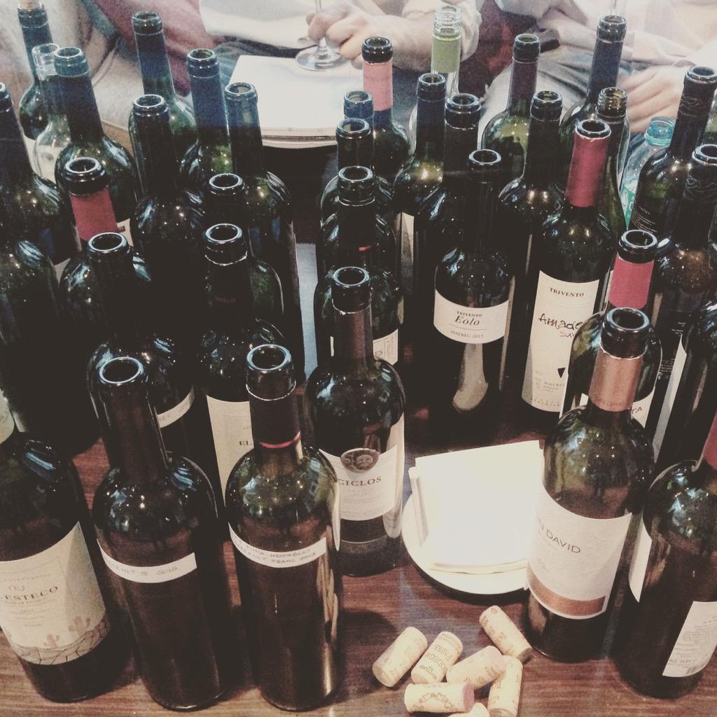 Un par de vinos para degustar.... #descorchados #descorchados2015 #Hyatt #eas