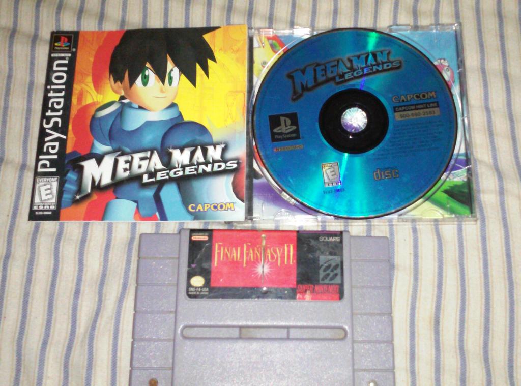 FistoftheWind's tweet photo. Was going through an old box from when I moved out of my parent's house and found these jems. #Retrogaming http://t.co/nQc7gHZkGl
