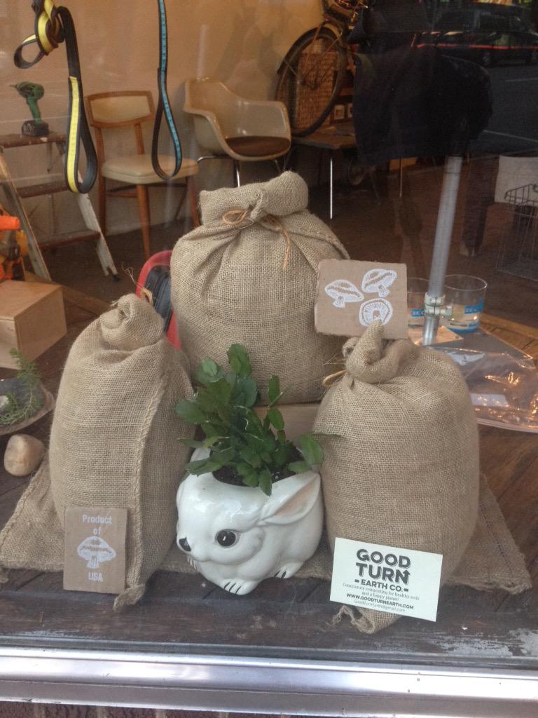 goodturners's tweet photo. Epic wins this weekend: great day at @FXBGFarmMkt AND seeing our goods looking gorgeous at @FoundInFred! Thanks #FXBG http://t.co/DZCMmyNHJK