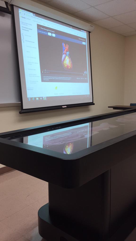 EBPMSU's tweet photo. .@EBPMSU sharing cool technology with the next generation of nurses during orientation http://t.co/Fwgg7pubXt