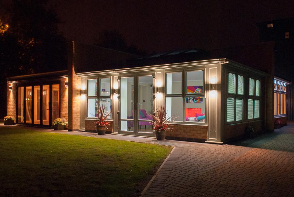 SolarFrame's tweet photo. Arrange a night visit to truly appreciate the lighting of your Conservatory or Orangery. Call 0800 612 5007 http://t.co/qz8AW0cyr9