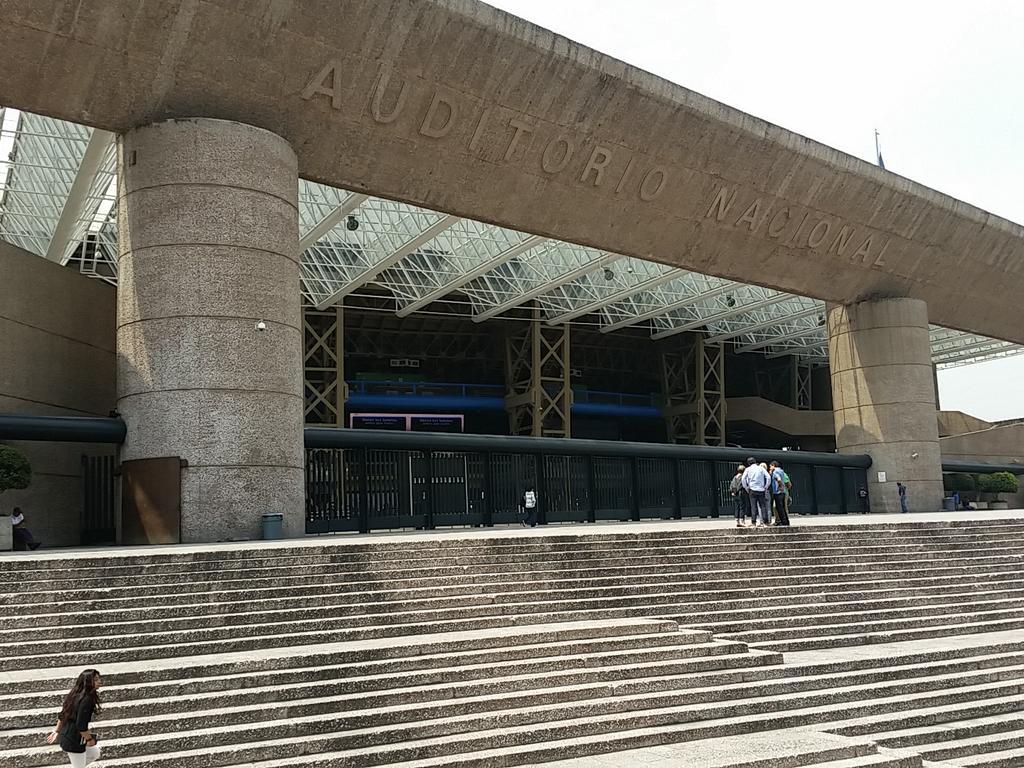 Bryan_uriel1648's tweet photo. @UPhistoria Comenzando, Auditorio Nacional, casa de grandes artistas. http://t.co/kbqDnZchNz
