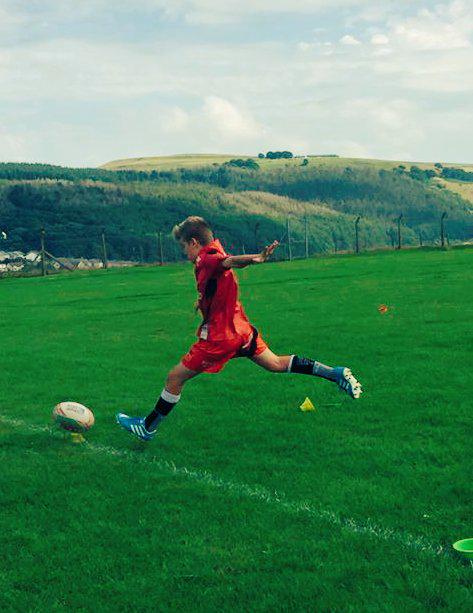 keelan497's tweet photo. Kicking today #rec #rugby 🏈 http://t.co/rZX4TMnCIc