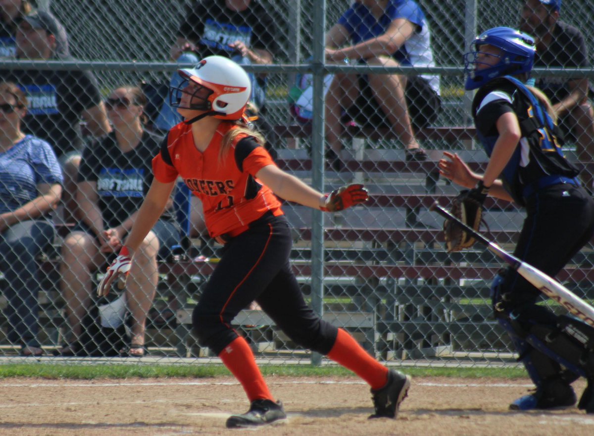 EntPubSports's tweet photo. Erin Schulz's solo homer in the B1 in four pictures. Story coming from the 10-4 Pioneer win over Logan View. http://t.co/suYqMA9PrP