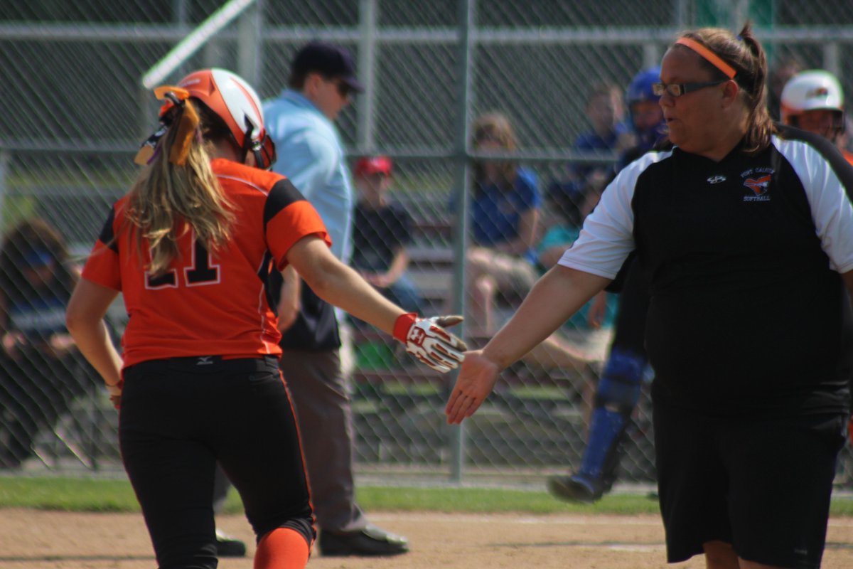 EntPubSports's tweet photo. Erin Schulz's solo homer in the B1 in four pictures. Story coming from the 10-4 Pioneer win over Logan View. http://t.co/suYqMA9PrP