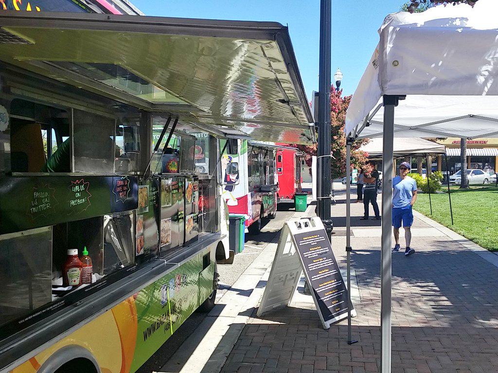 thebktruck's tweet photo. Grab lunch w/us and @otgsf today at SJ Evergreen Village Sqr. From now-3pm. Come hungry, lots of trucks out here. http://t.co/jZp1b8cqI7