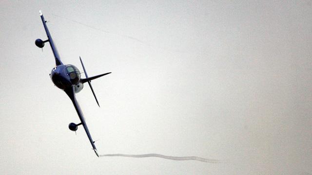 AIR TRAGEDY: 7 people are dead after a military plane crashed on a busy road in England.  bit.ly/1NMzotM?utm_so… http://t.co/eiWoZ6dBaq