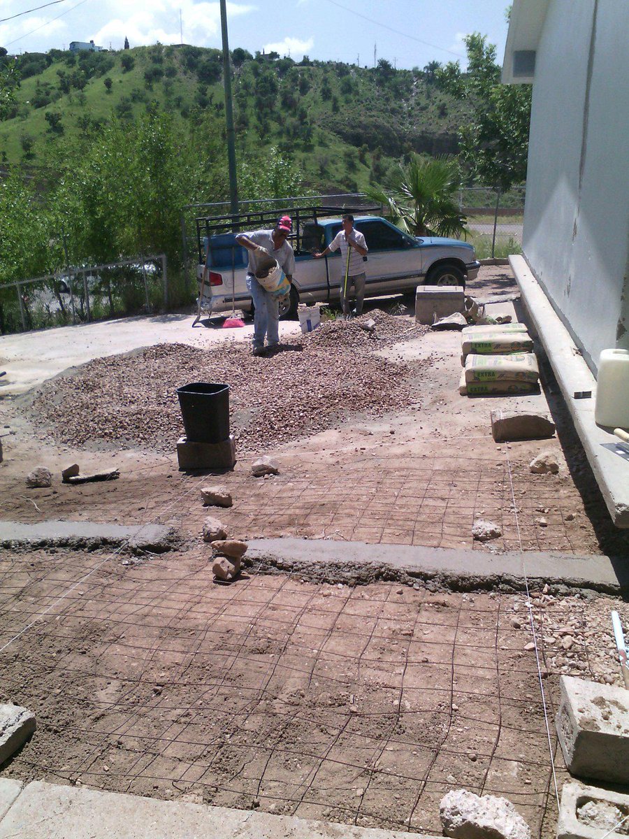 GCulichi's tweet photo. Maestros y padres de familia en equipo de trabajo. Escuela José Vasconcelos. http://t.co/mX2OZpry5g