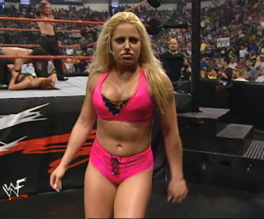 RT @throwbackdivas: Trish Stratus @ Fully Loaded 2000 #WWF #AttitudeEra #WWEDivas http://t.co/vN8kbmATzR