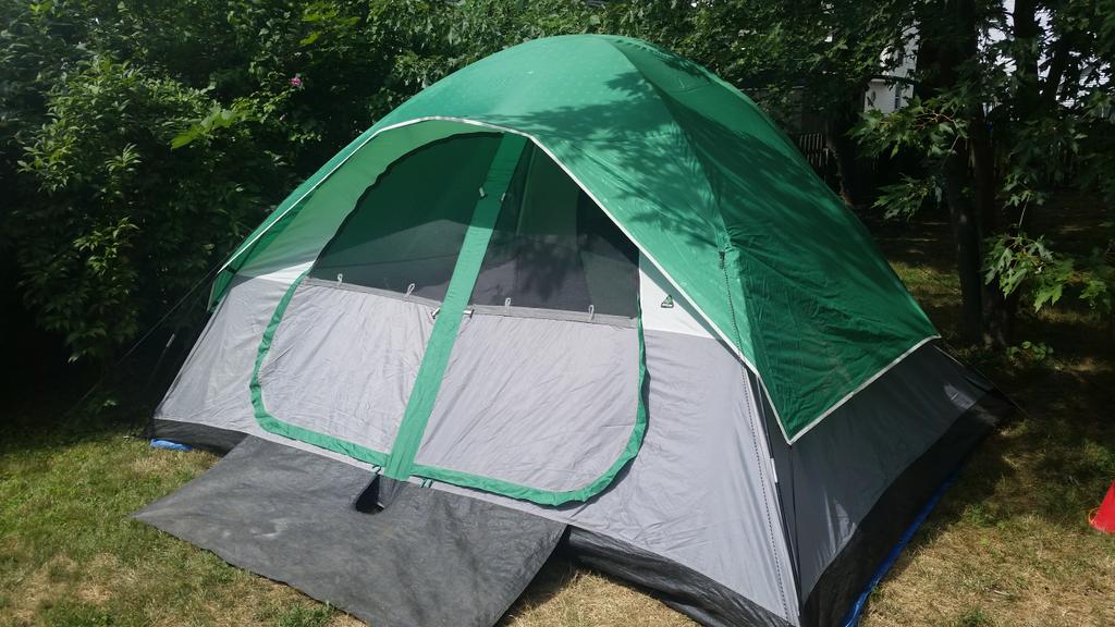 eddiespike's tweet image. Pool party at #BackyardBeach, bonfire, backyard campout with the kids. Hope furry creatures prowl elsewhere tonight.